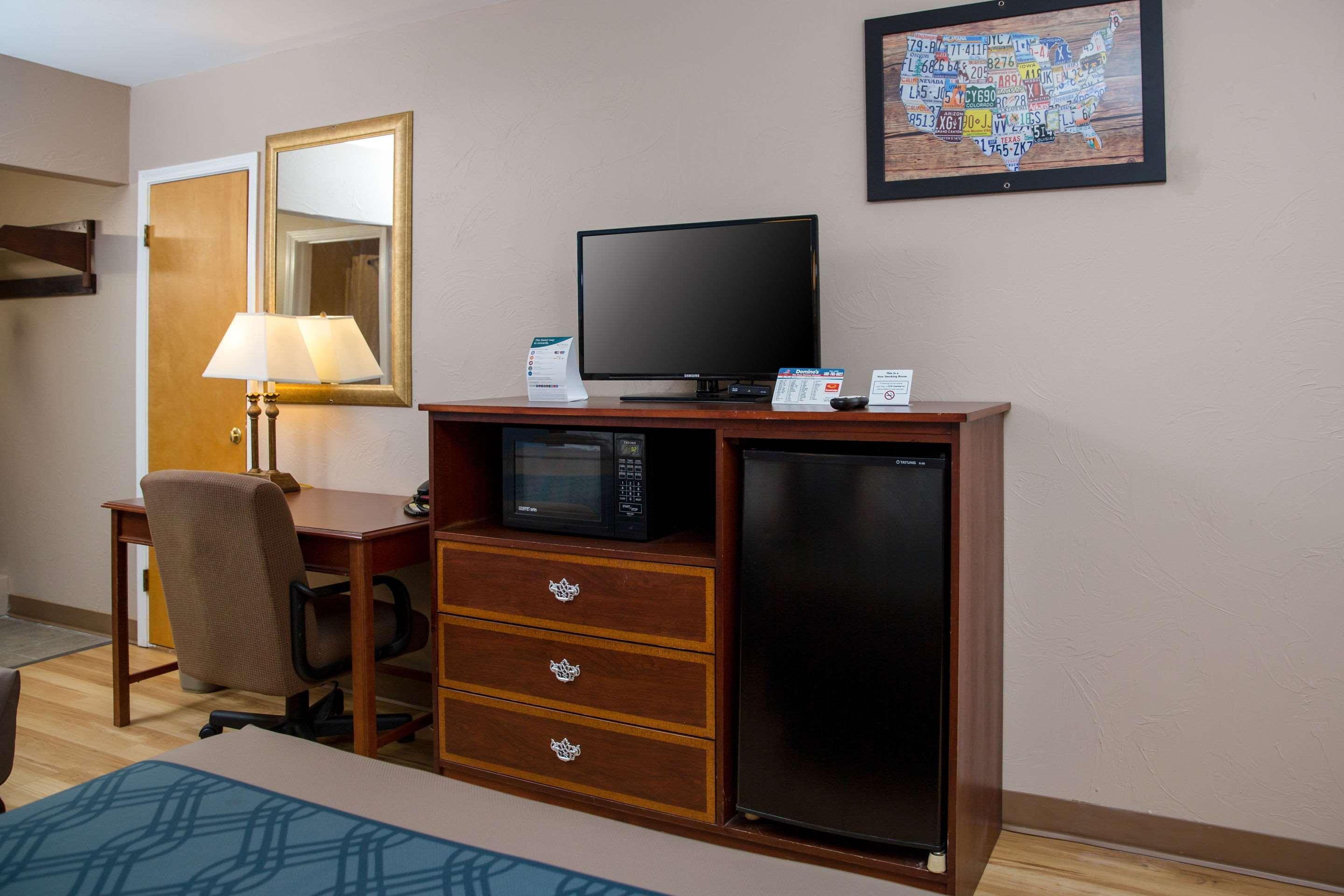 Econo Lodge Sturbridge Route 20 Екстериор снимка