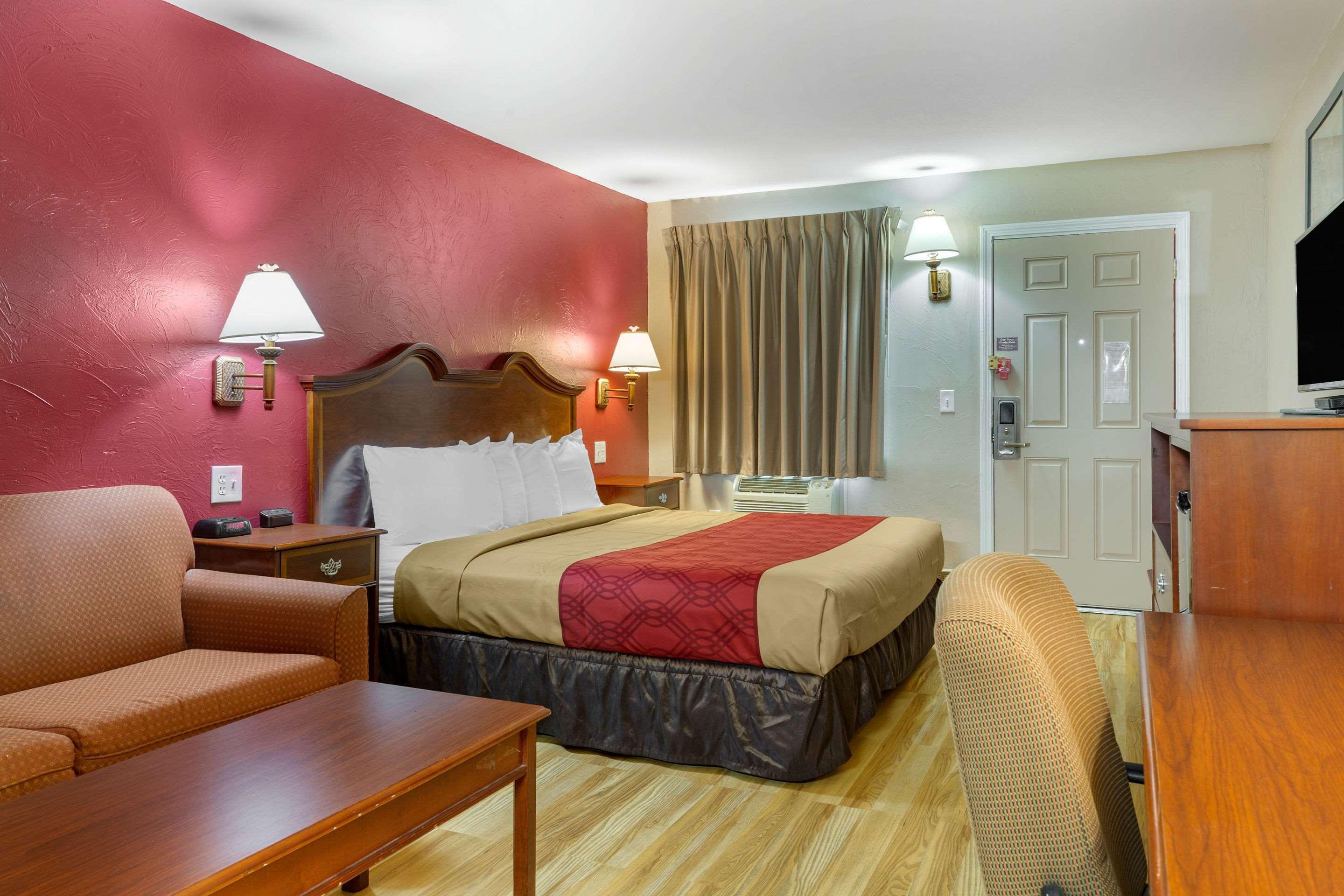 Econo Lodge Sturbridge Route 20 Екстериор снимка