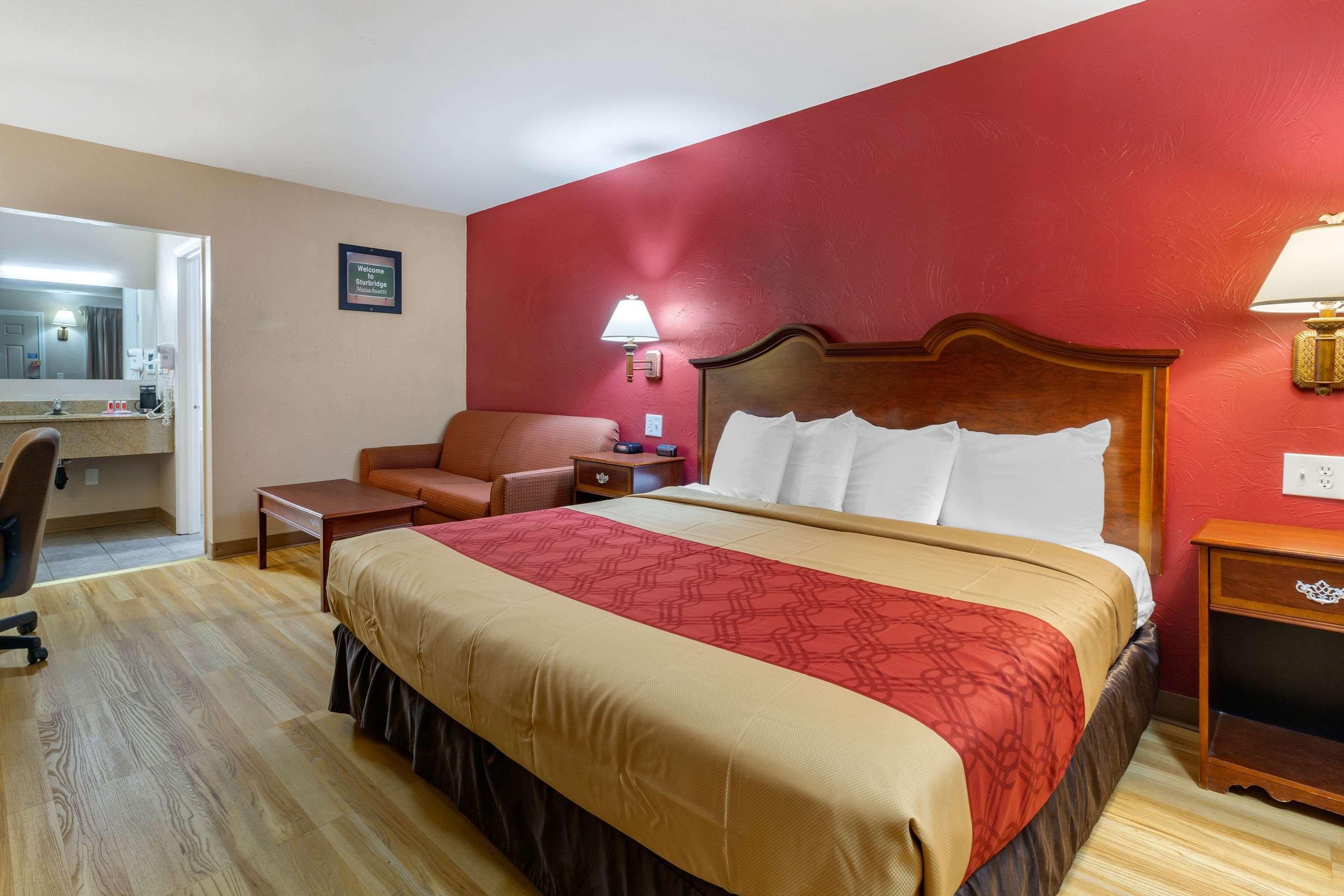 Econo Lodge Sturbridge Route 20 Екстериор снимка
