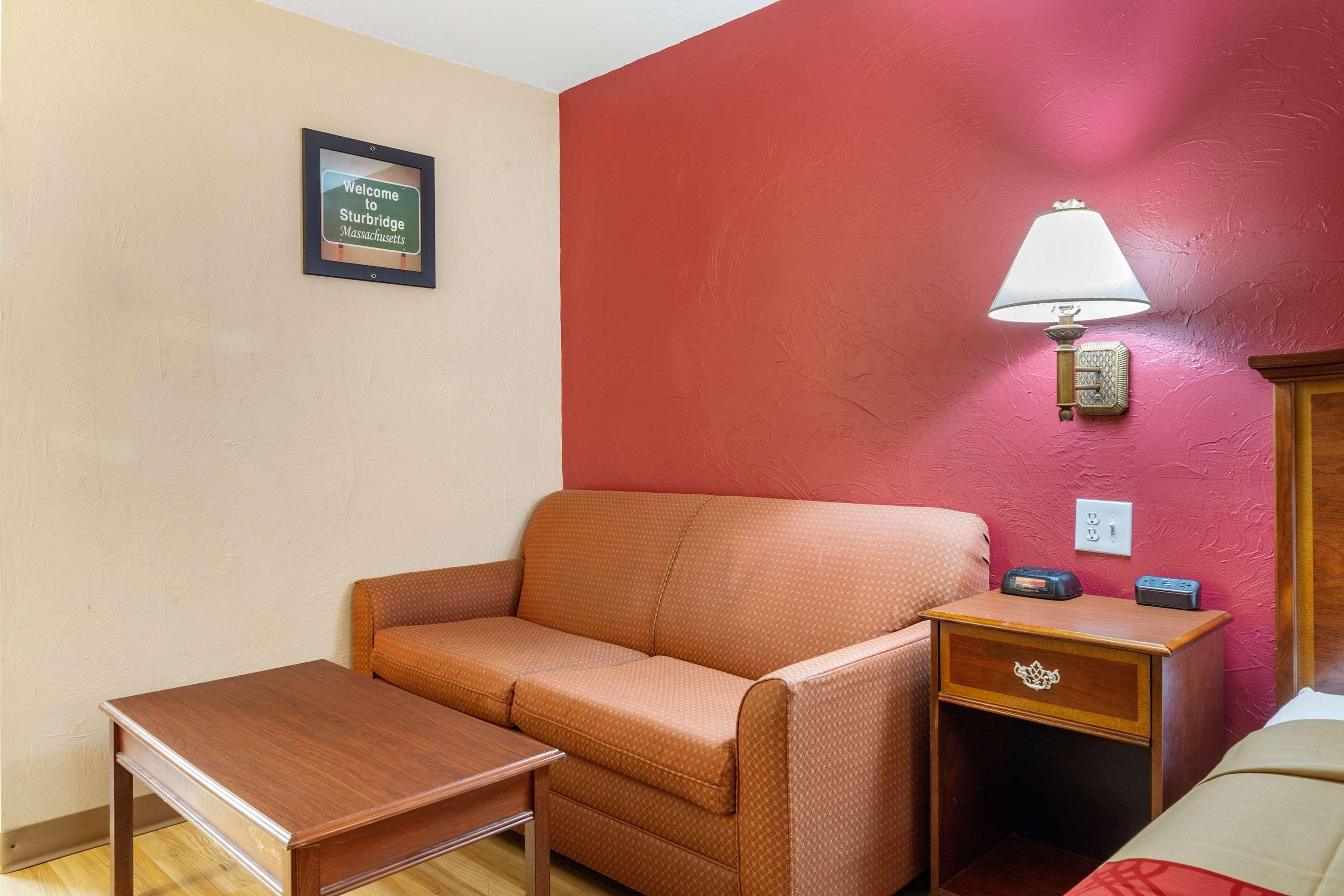 Econo Lodge Sturbridge Route 20 Екстериор снимка
