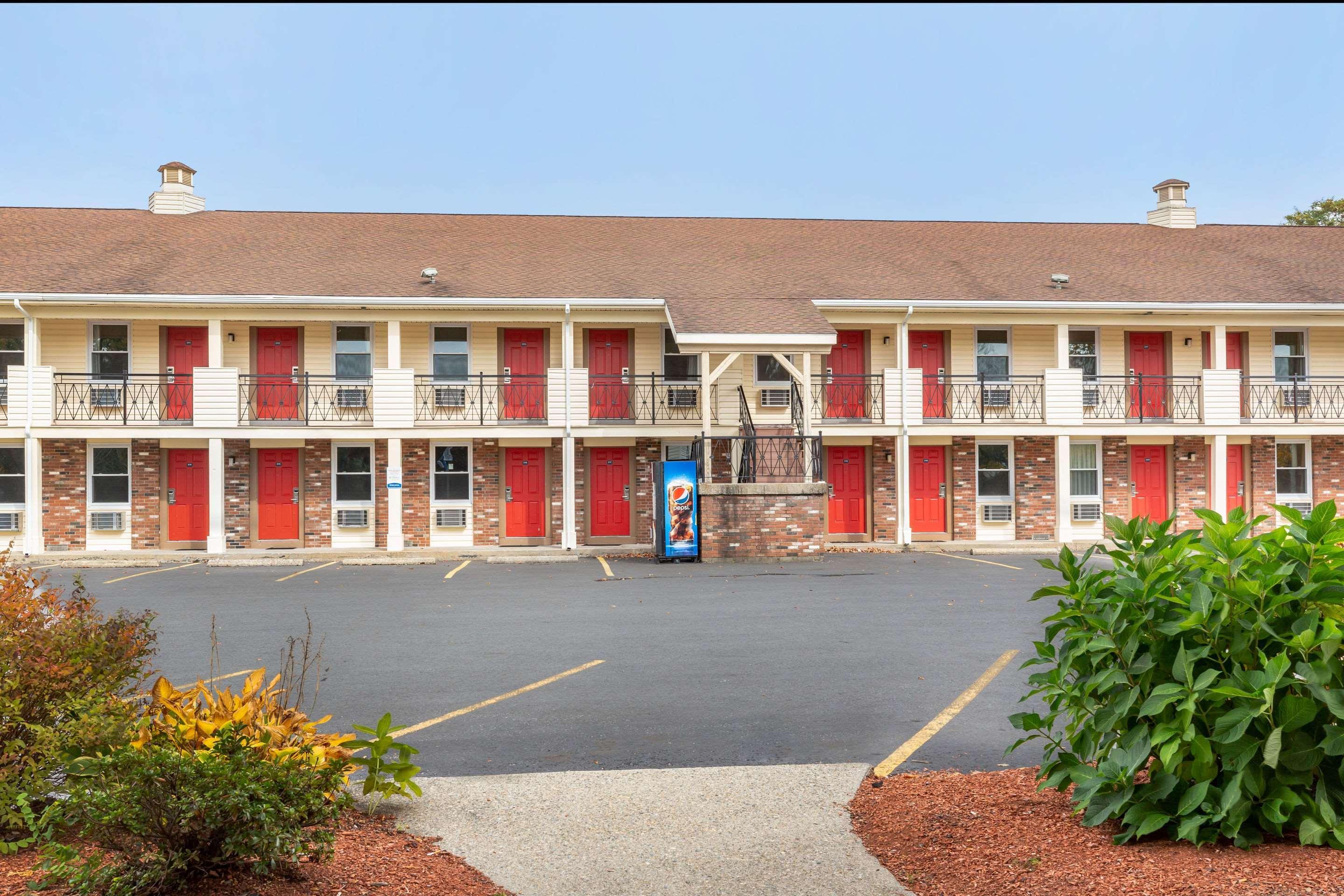 Econo Lodge Sturbridge Route 20 Екстериор снимка