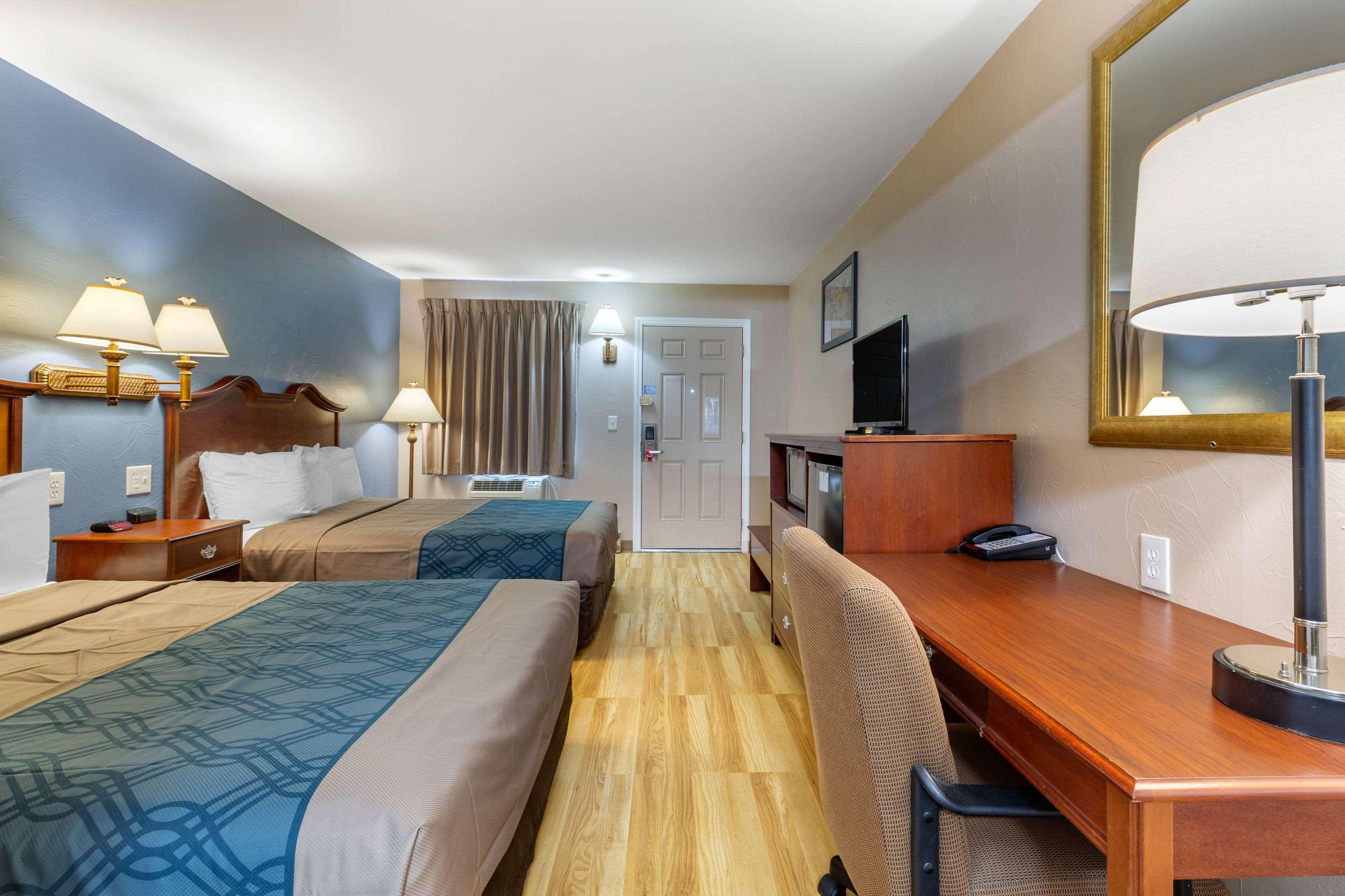 Econo Lodge Sturbridge Route 20 Екстериор снимка
