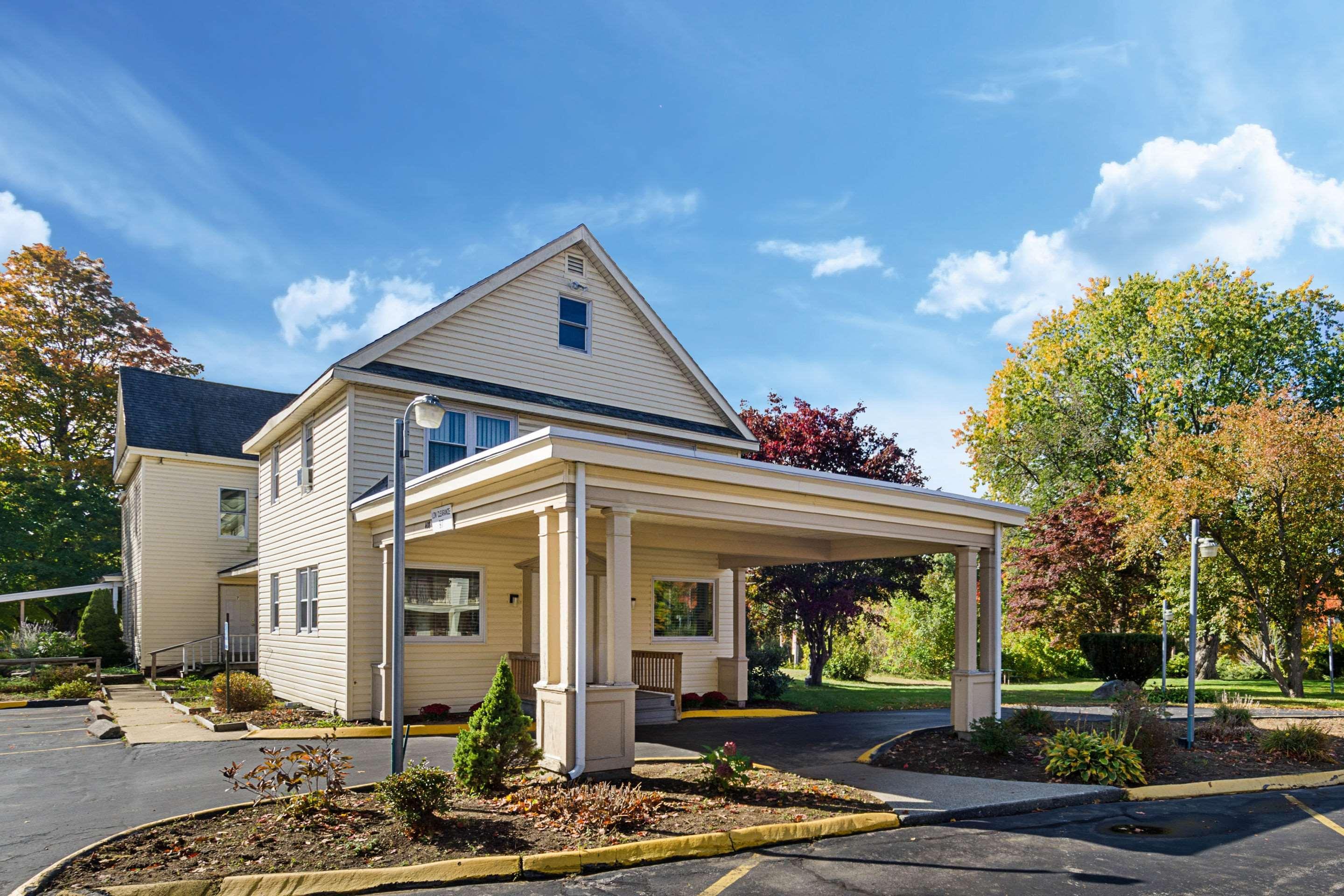 Econo Lodge Sturbridge Route 20 Екстериор снимка
