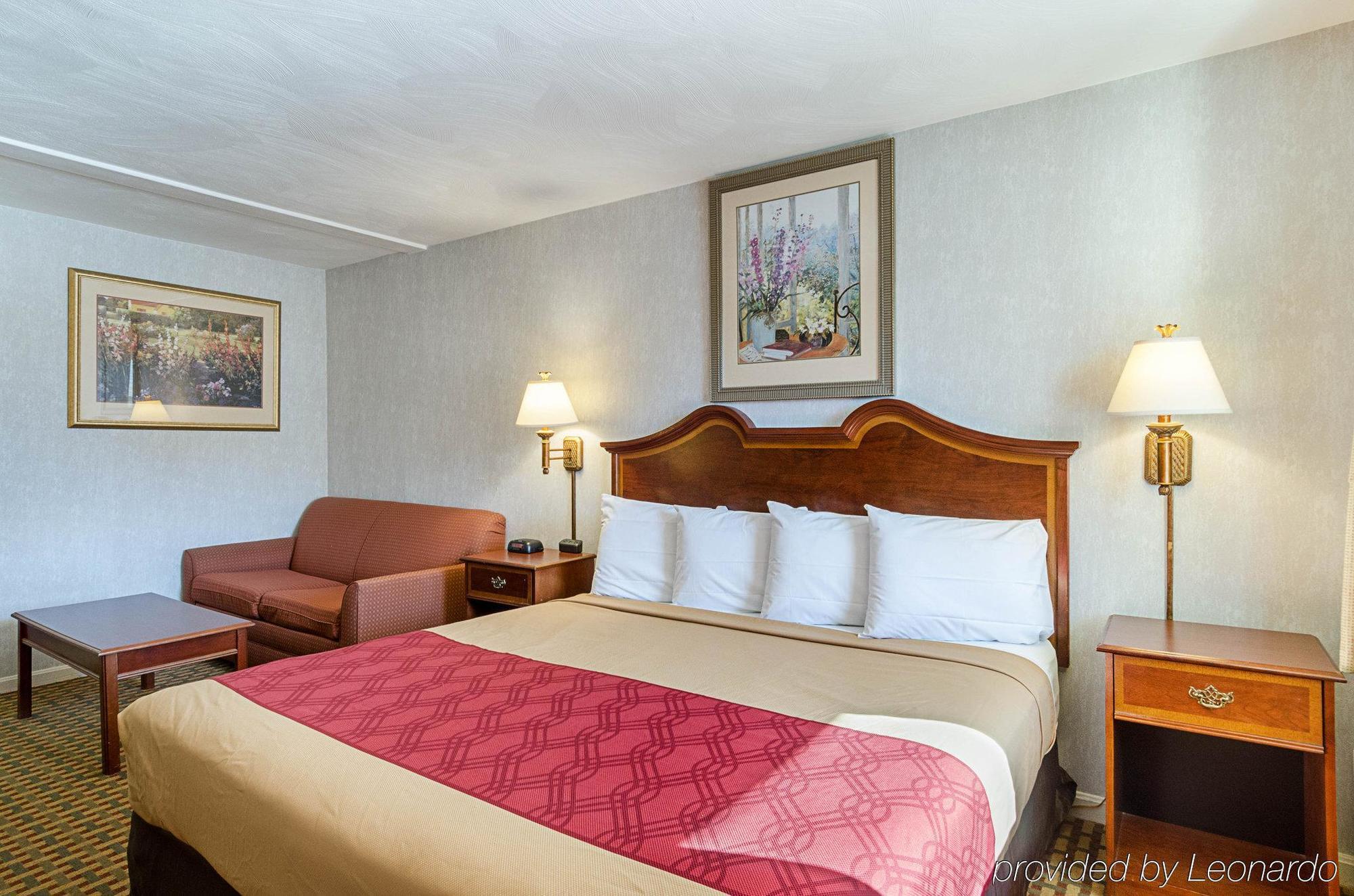 Econo Lodge Sturbridge Route 20 Екстериор снимка