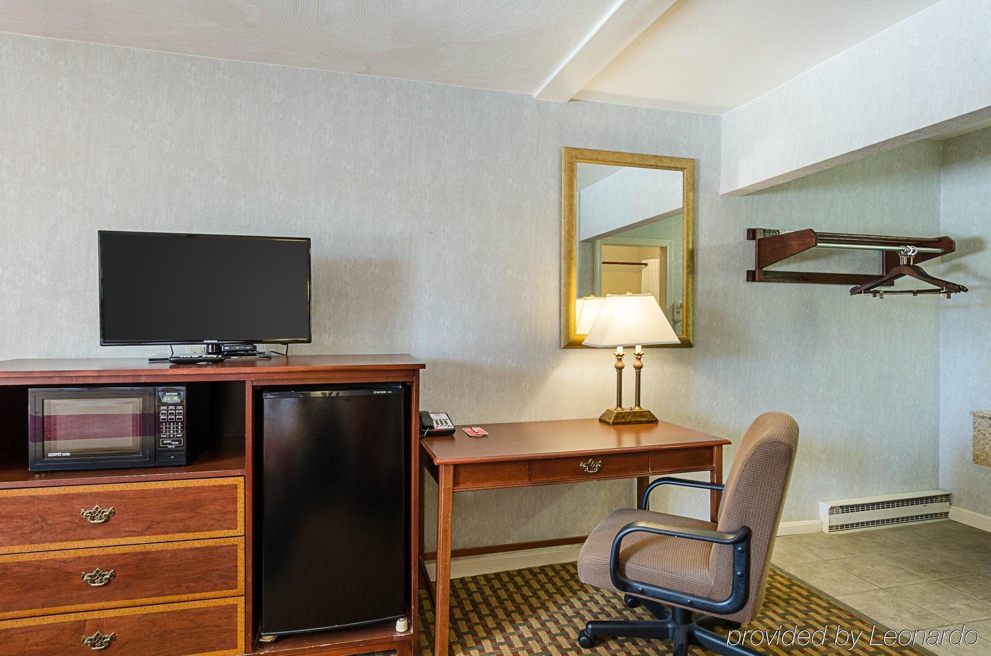Econo Lodge Sturbridge Route 20 Екстериор снимка