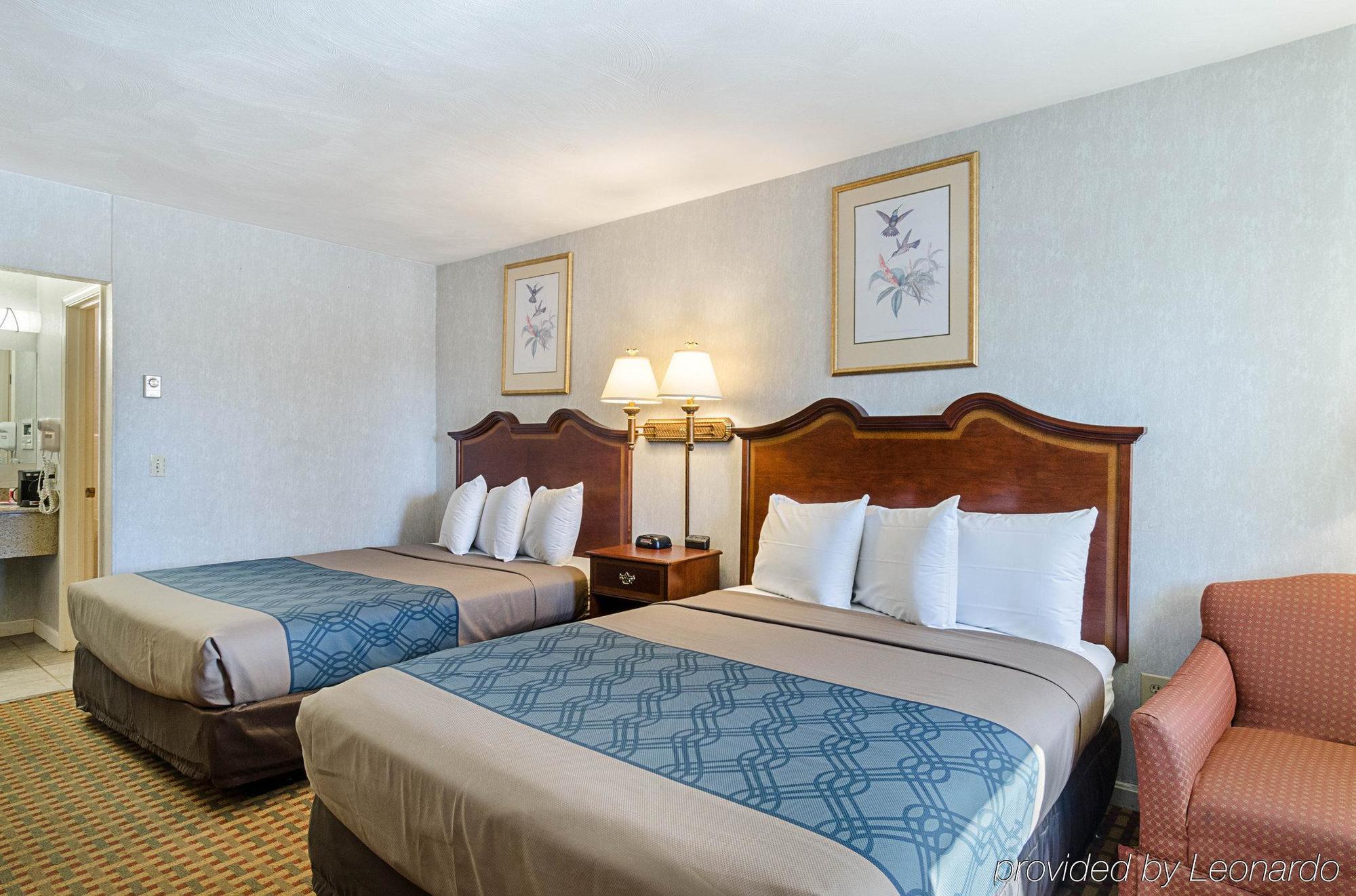 Econo Lodge Sturbridge Route 20 Екстериор снимка